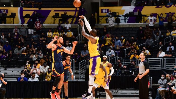 LeBron mette la tripla che vale i play off in faccia a Curry