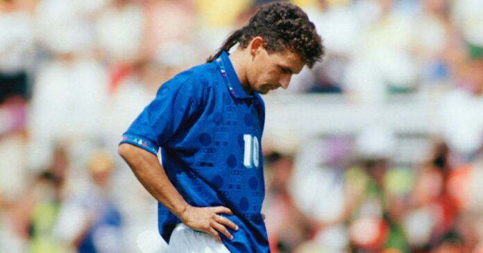 Roberto Baggio dopo il rigore fallito ai Mondiali di USA 94