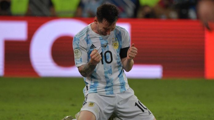 Finalmente Lionel Messi alza da capitano il suo primo trofeo con l'Argentina