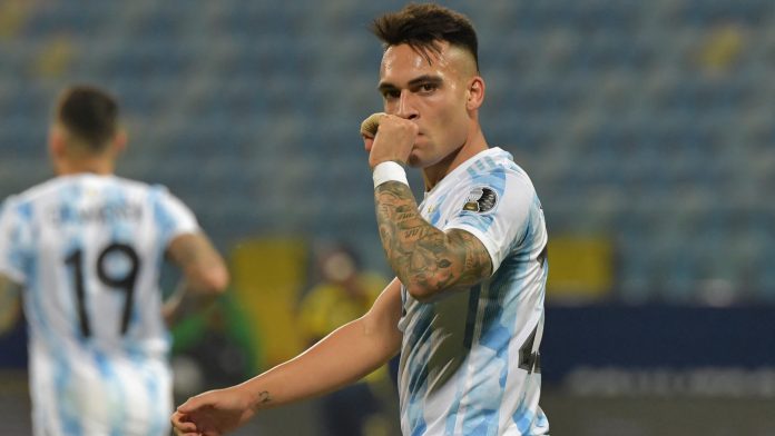 Dopo la rete di De Paul arriva quella di Lautaro Martinez autore del secondo gol contro l'Ecuador